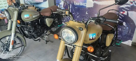 Bajaj Auto, R K Bajaj