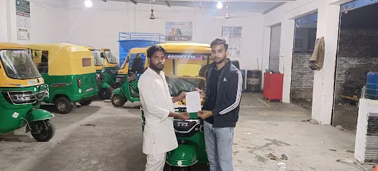 CNG electric tvs Auto Sitapur