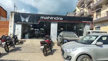 Mahindra Kamlesh Autowheels - SUV & Commercial Vehicle Showroom