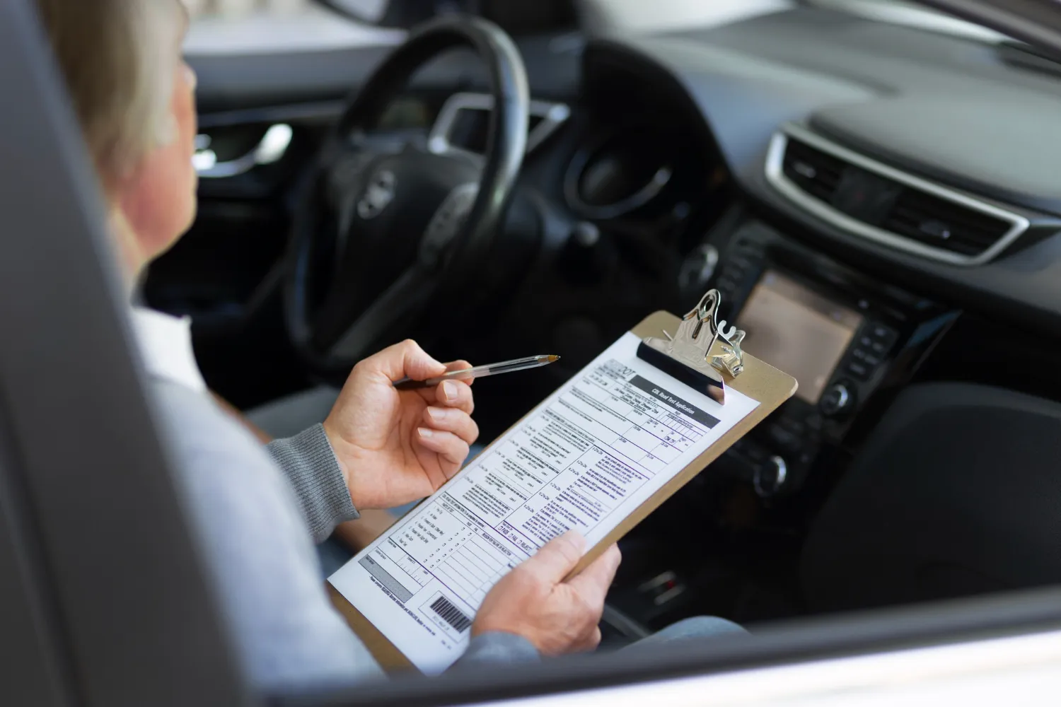 How Indians Are Paying Traffic Challans in 2025: Digital vs Offline Trends