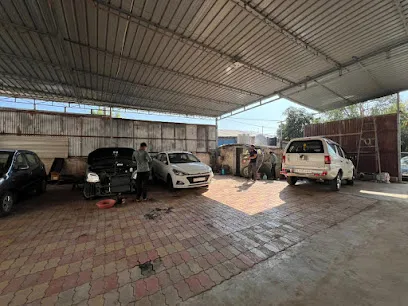 Alakh Motors