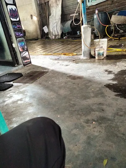 Car mechanic auto mobiles Shop