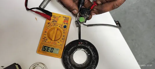 Perfect car mechanic