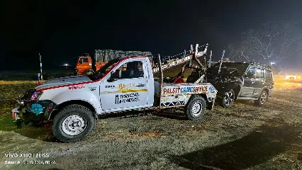 Bardhaman crane and recovery van an hydra