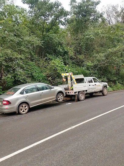 Car towing 24x7 professional crane service