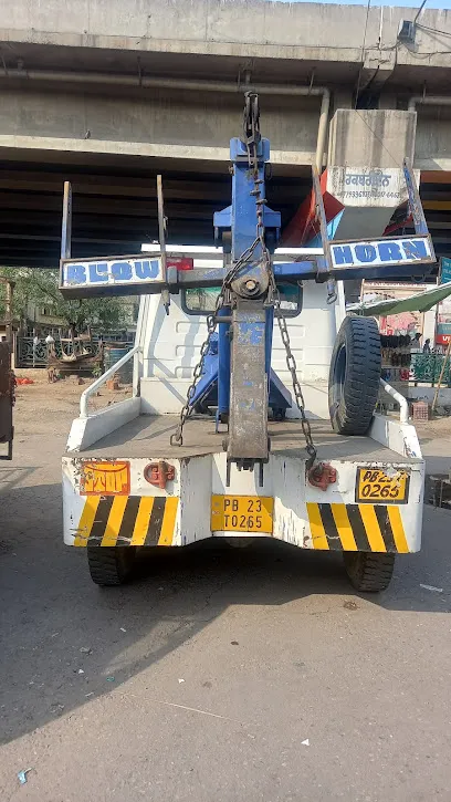 Guru Nanak Crane Service- Recovery Van In Mandigobindgarh
