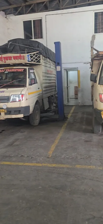 Lucky Auto Ashok Leyland Workshop