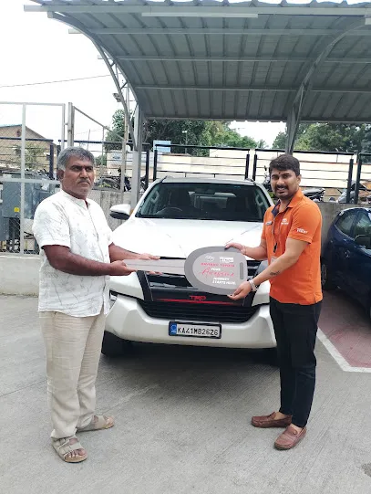 RAVINDU TOYOTA EXCLUSIVE SERVICE CENTRE