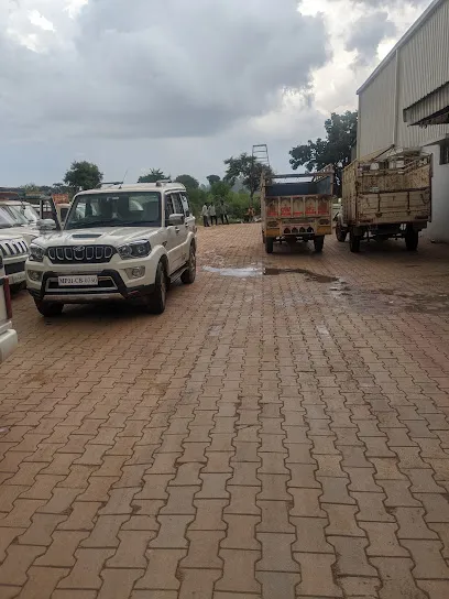 Star Automobiles - Mahindra Workshop