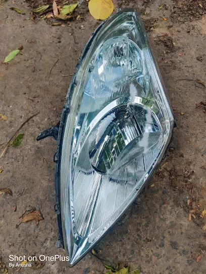CAR HEADLIGHTS CLEANING AND BUFFING