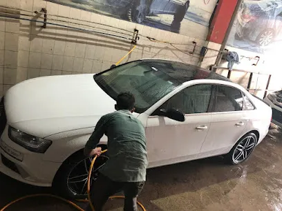 Royal car studio