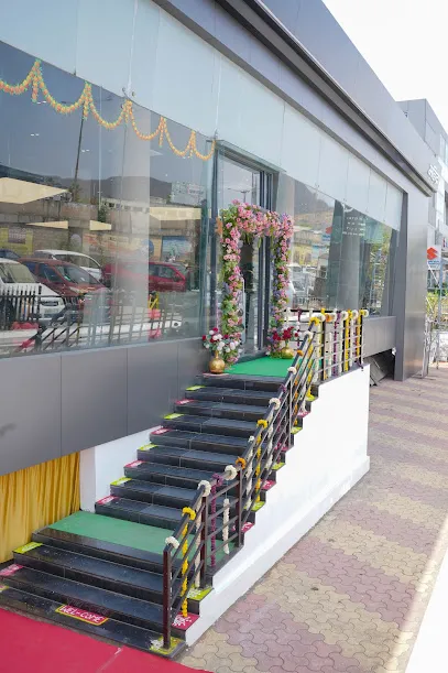 Mahindra Jay Motors - SUV & Commercial Vehicle Showroom