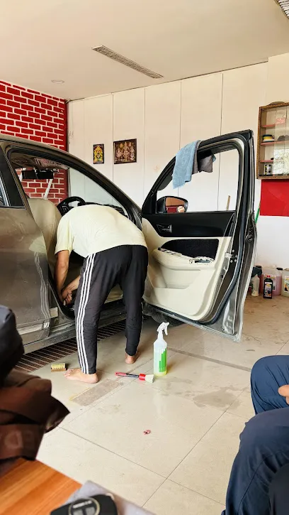 2W4 AUTOMOBILE DETAILING STUDIO