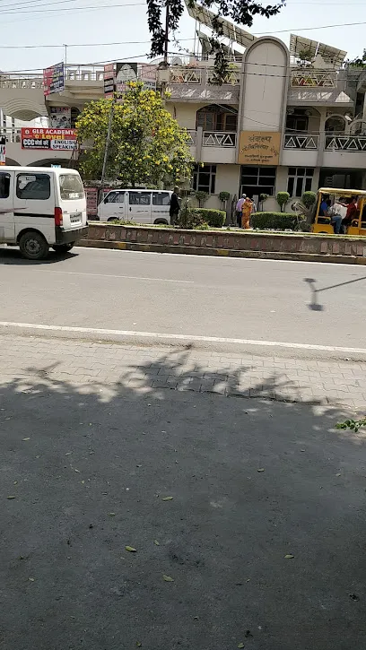 Hind Motors car washing and repairing