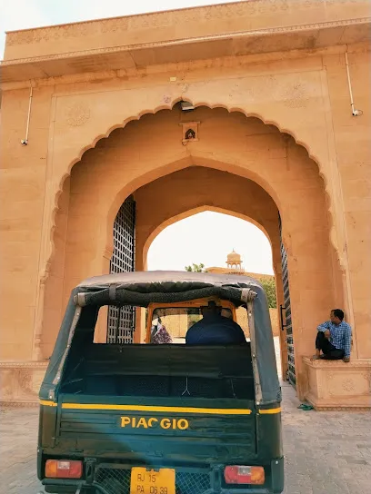 Malik Tuk Tuk Service