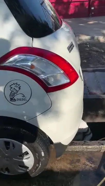 Om car sparkle and car care service