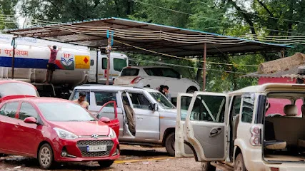 SHRI SANTOSH CAR SERVICE CENTRE 300 WALI(CAR WASH,CAR CLEANING)