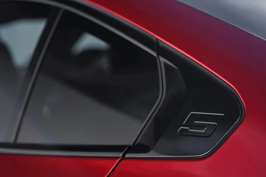 BMW i5 Exterior Image
