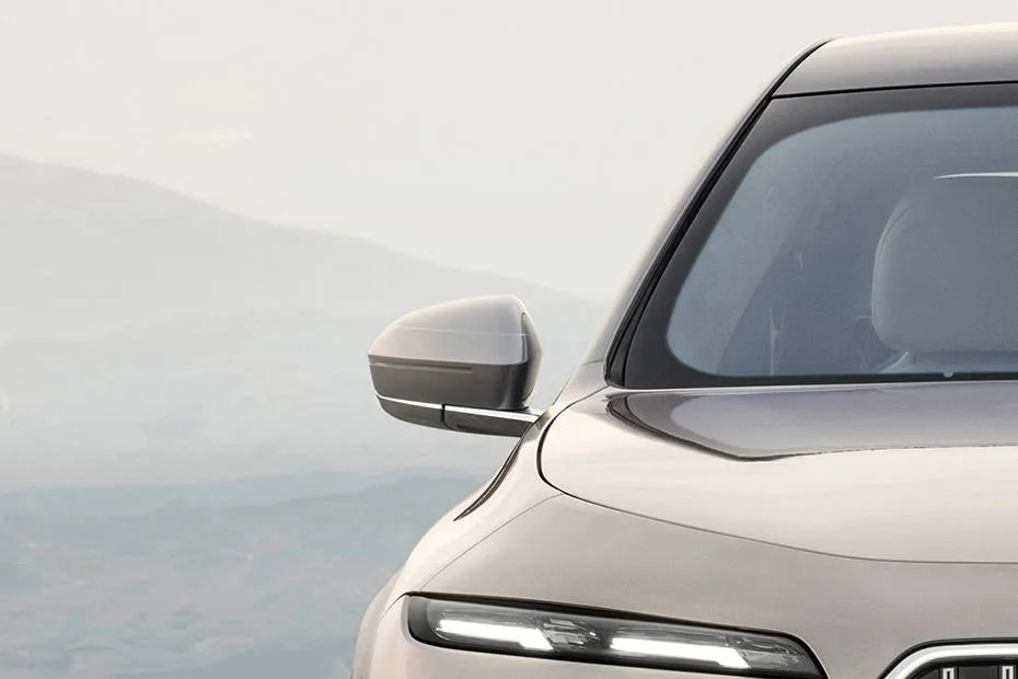 BMW i7 Outside Mirror
