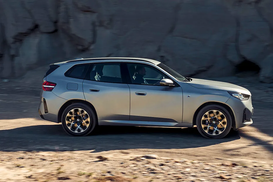 BMW X3 Side View (Right)
