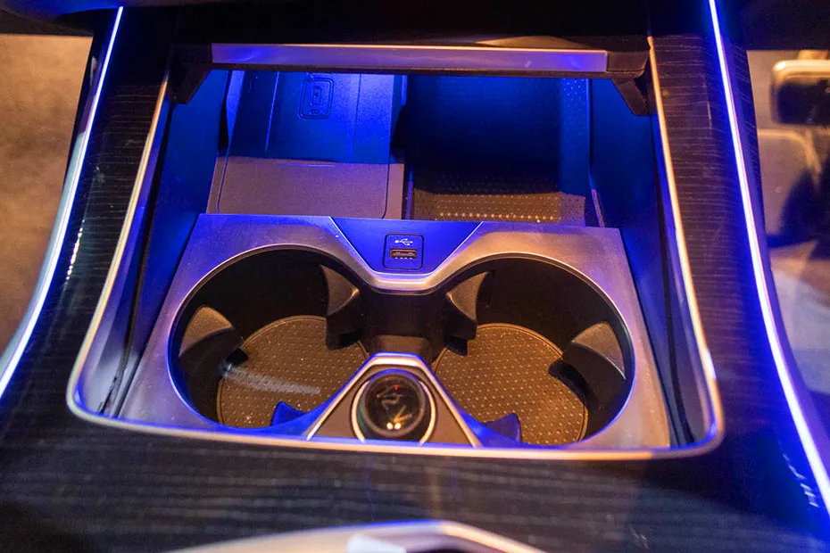 BMW X7 Cup Holders (Front)