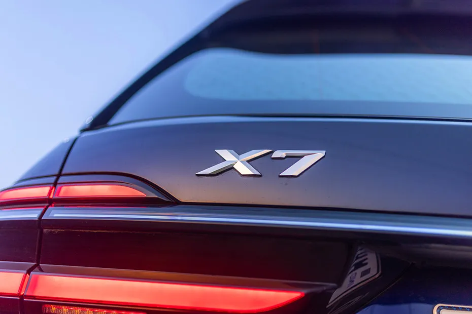 BMW X7 Exterior Image