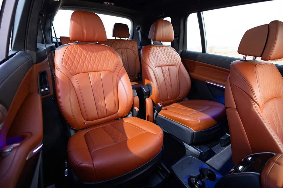 BMW X7 Interior Image