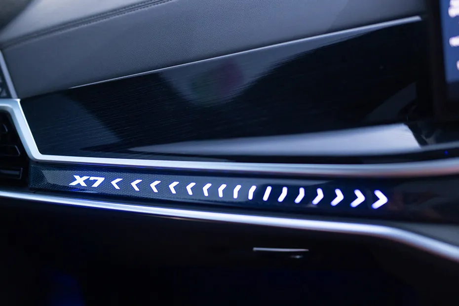 BMW X7 Interior Image