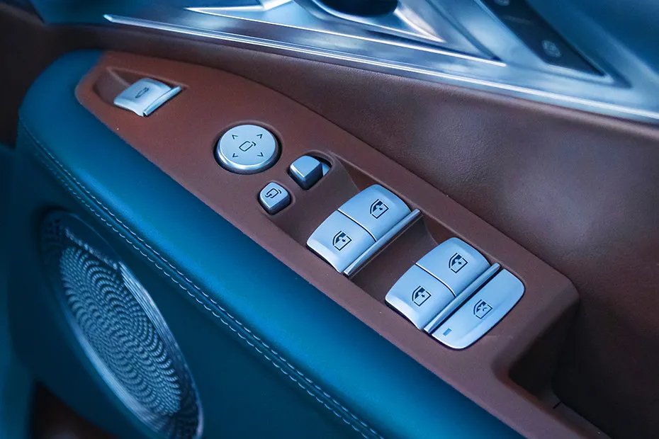 BMW XM Door Controls