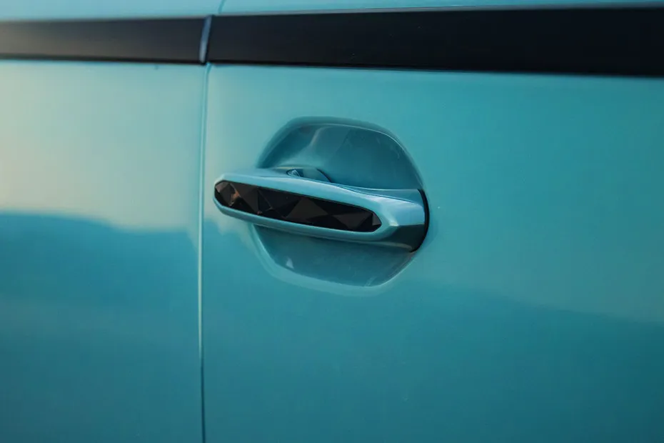 BMW XM Door Handle