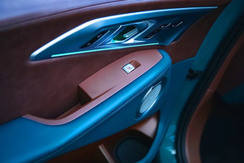 BMW XM Interior Image
