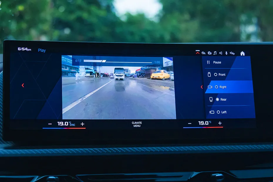 BMW XM Parking Camera Display