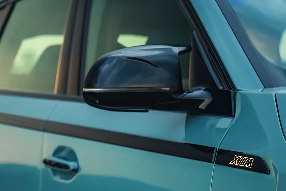 BMW XM Side Mirror (Body)