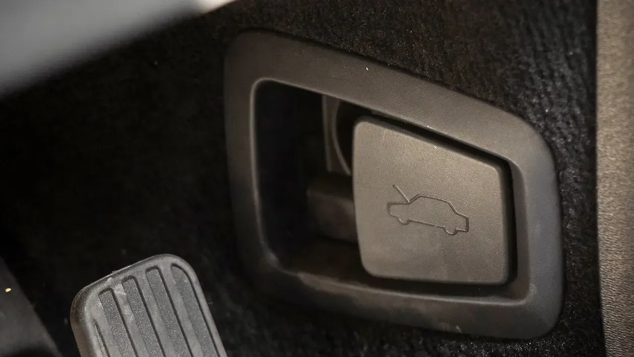 Bonnet/Hood release