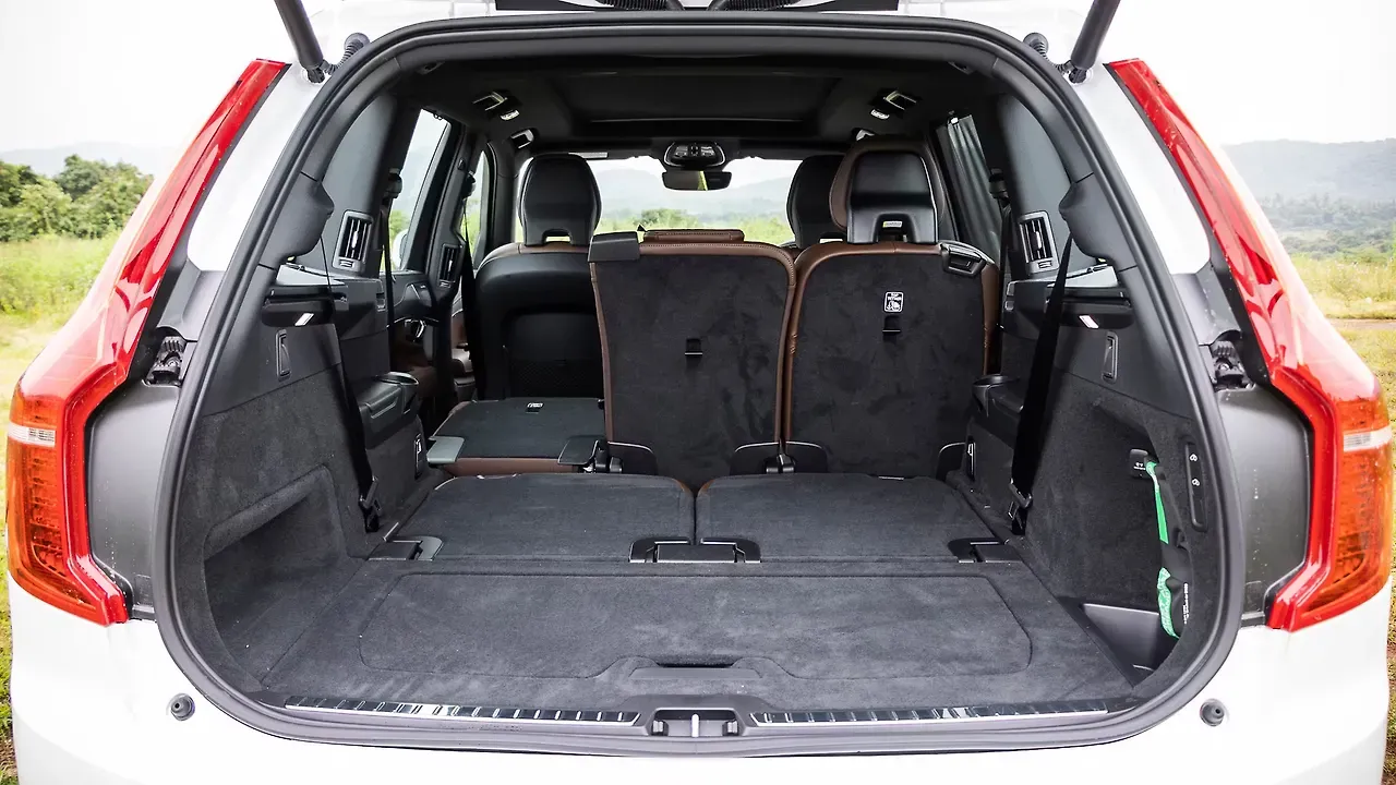 Bootspace Rear Split Seat Folded