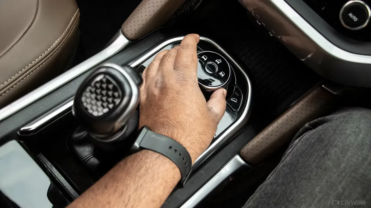 Drive Mode Buttons/Terrain Selector