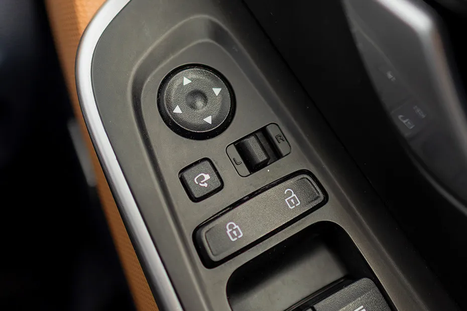 Hyundai Alcazar Bonnet Release Lever