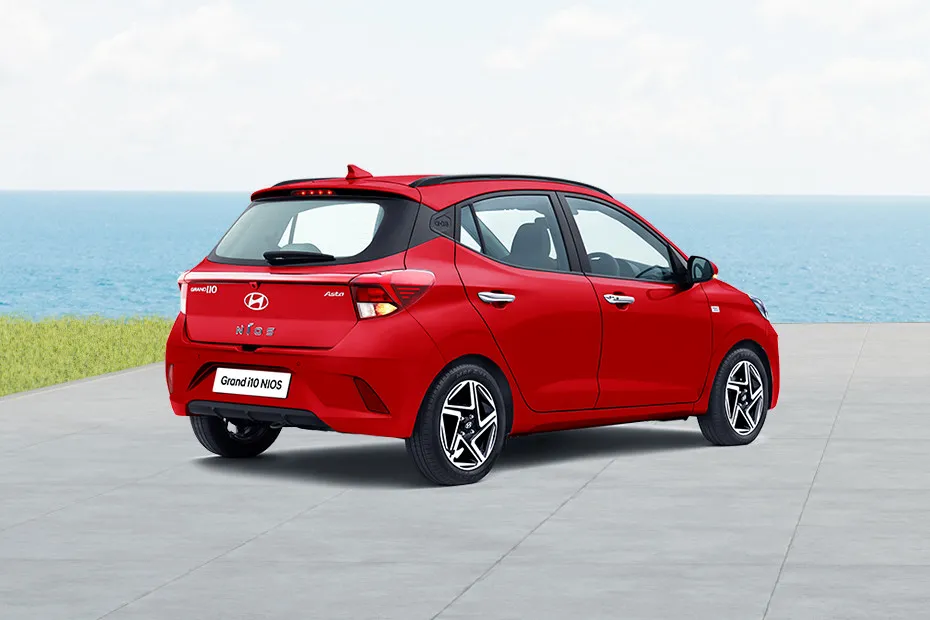 Hyundai Grand i10 Nios Rear Right Side