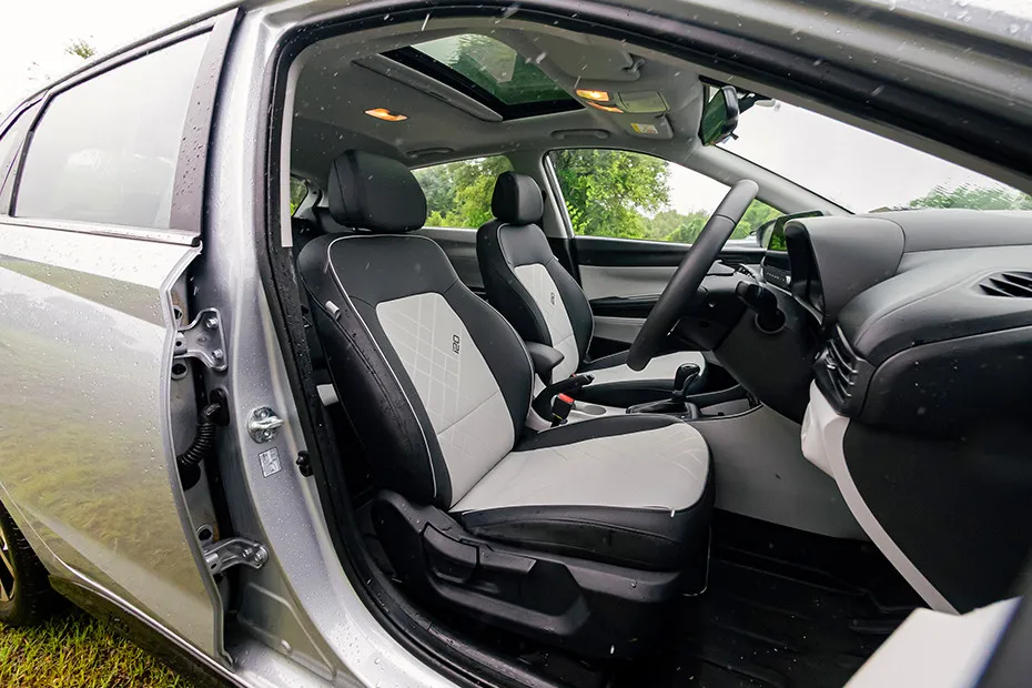 Hyundai i20 Front Seat Headrest