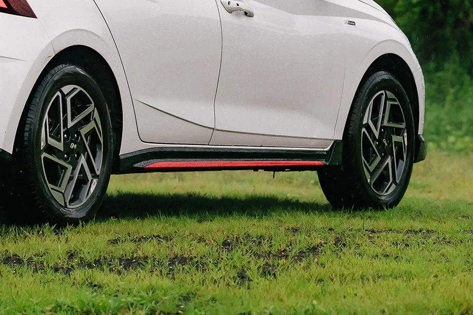 Hyundai i20 N-Line Side Skirt