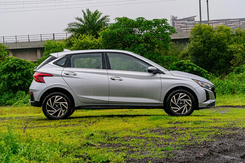 Hyundai i20 Side Profile View (Right)
