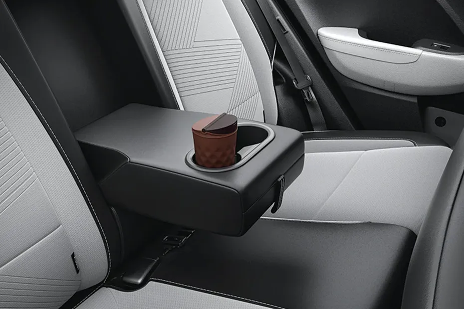 Hyundai Venue Rear Arm Rest Close View