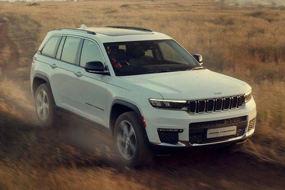 Jeep Grand Cherokee Front Right Side View