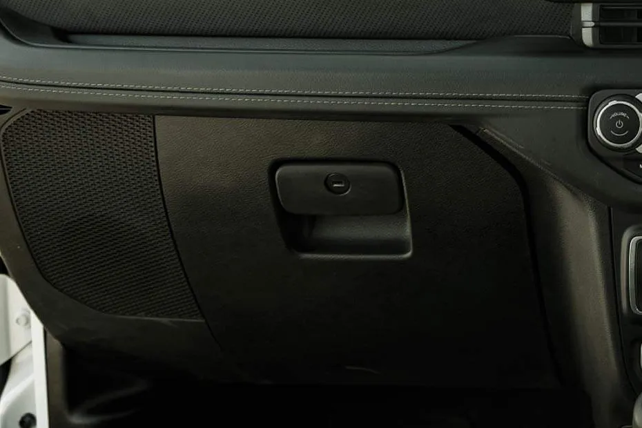 Jeep Wrangler Glovebox (Closed)