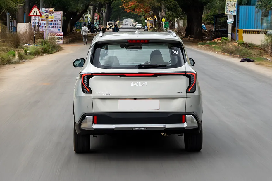 Kia Carens Clavis Driving: Rear View