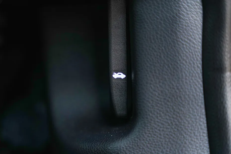 Kia Carens Clavis EV Bonnet Release Lever