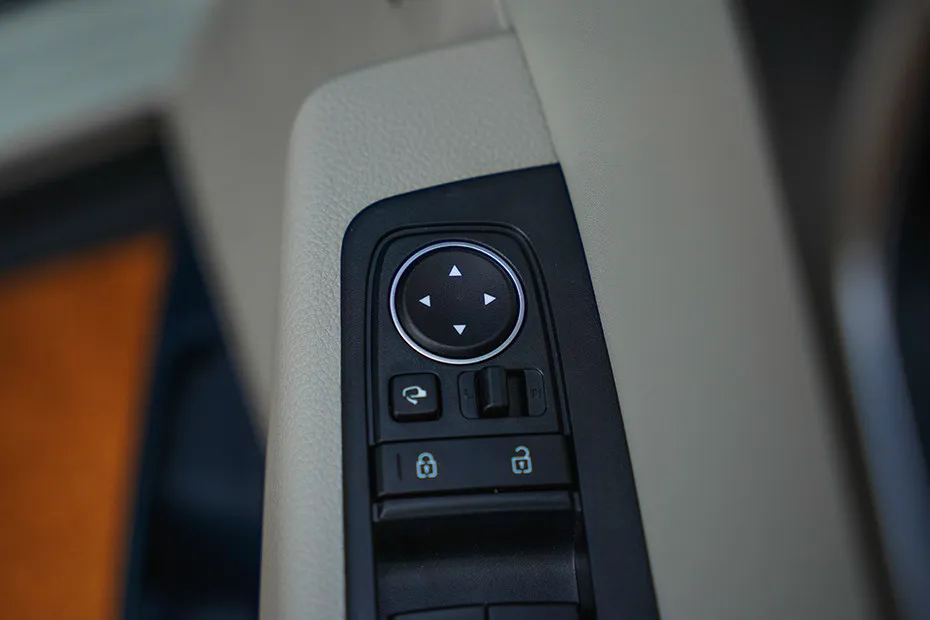 Kia Carens Clavis EV Mirror Adjustment Controls