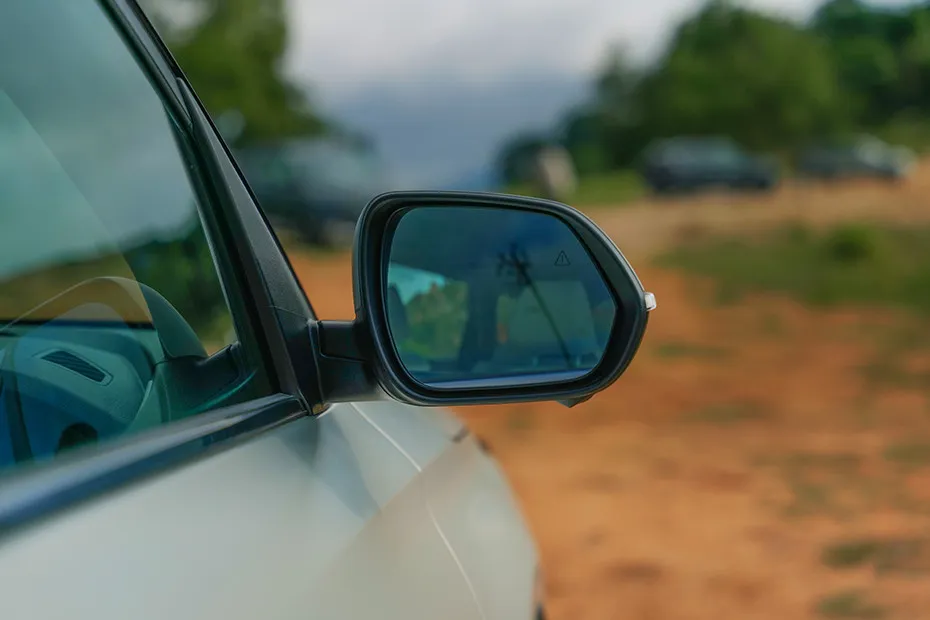 Kia Carens Clavis EV Outside Mirror Glass