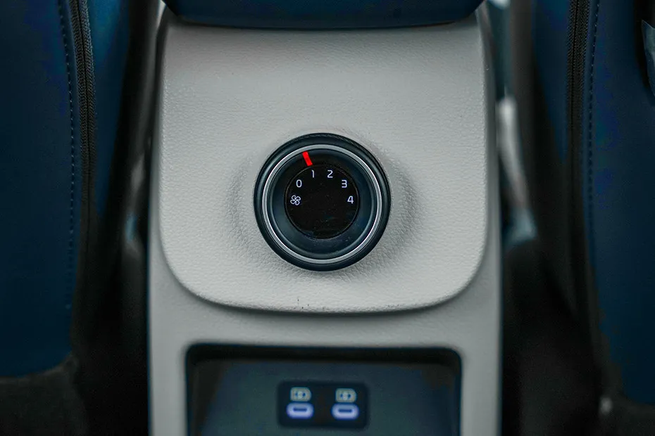 Kia Carens Clavis EV Rear AC Controls