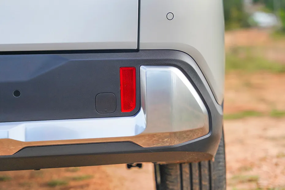 Kia Carens Clavis EV Rear Reflector